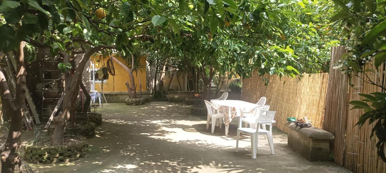 Il Giardino Nascosto Hotel Наполи Екстериор снимка