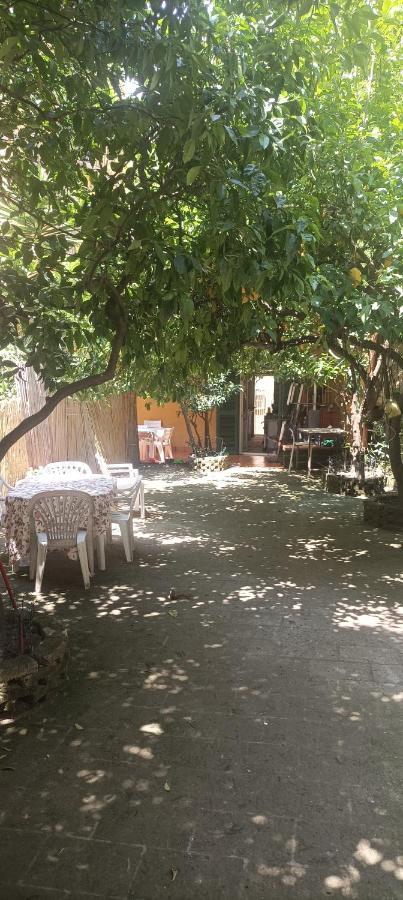 Il Giardino Nascosto Hotel Наполи Екстериор снимка